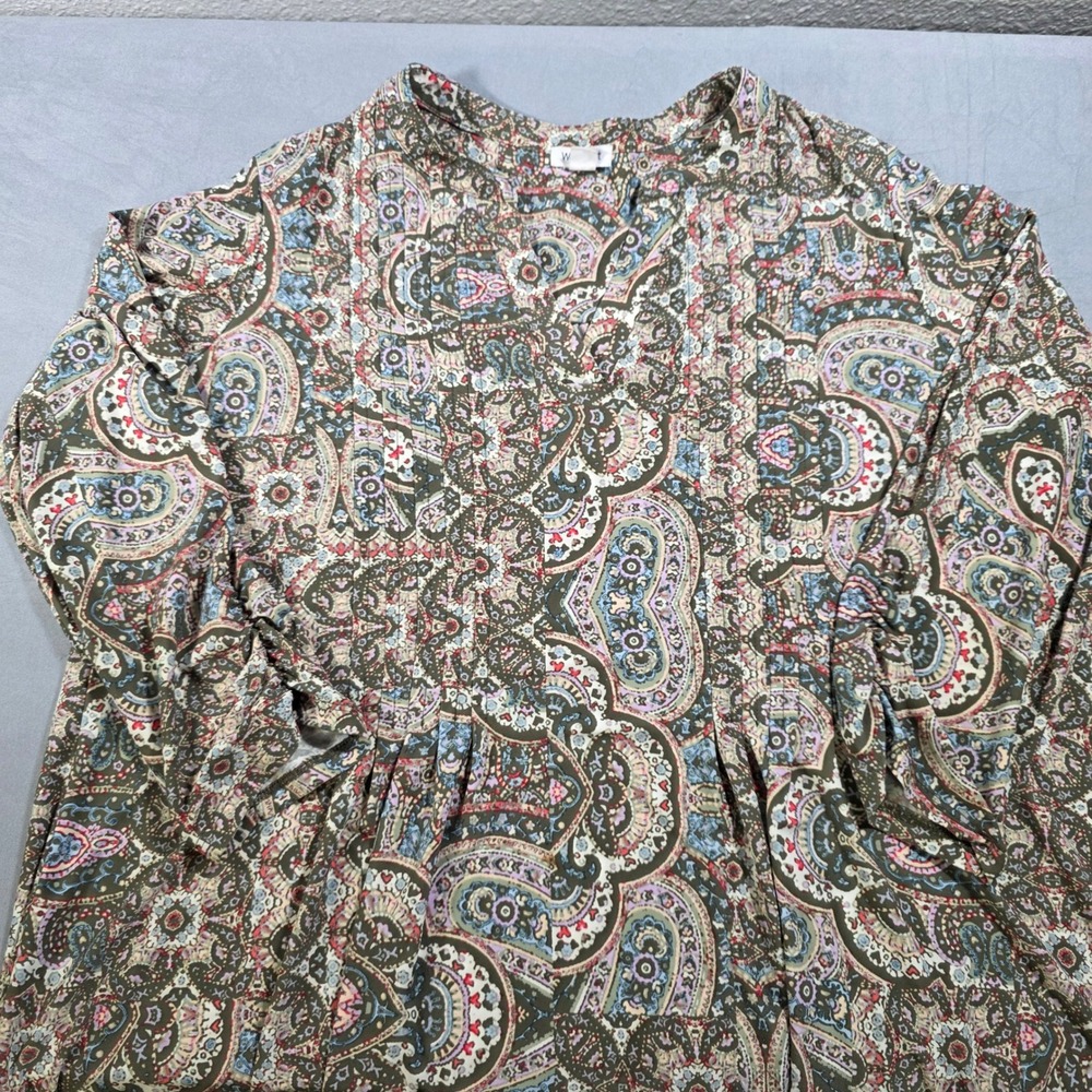 Westport Woman 1X Paisley Tunic Top Green Pink Blue V-Neck Sharkbite Hem Stretch